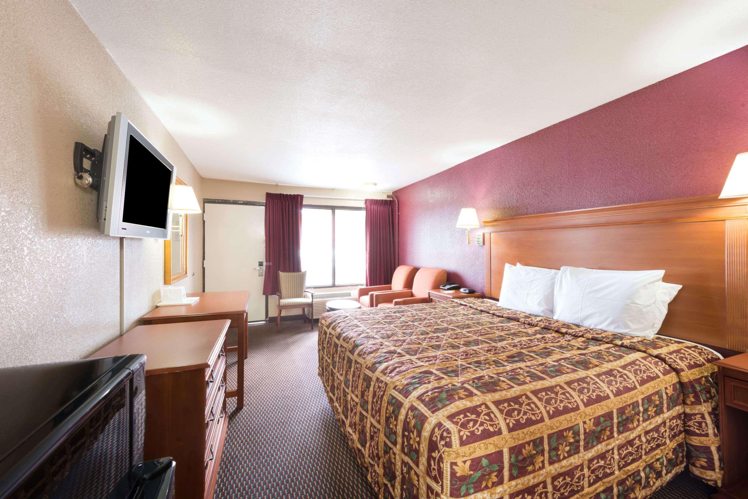 Days Inn By Wyndham San Antonio Splashtown/Att Center Exteriör bild