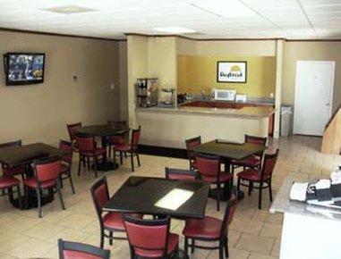 Days Inn By Wyndham San Antonio Splashtown/Att Center Exteriör bild